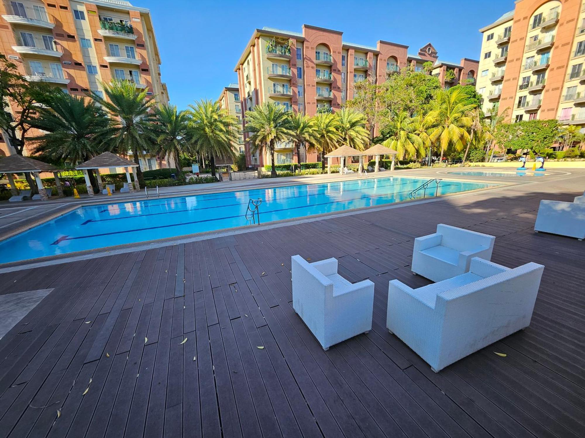 Cozy 2Br Staycation With Balcony Chateau Elysee For 4-6 Pax Paranaque City Екстер'єр фото