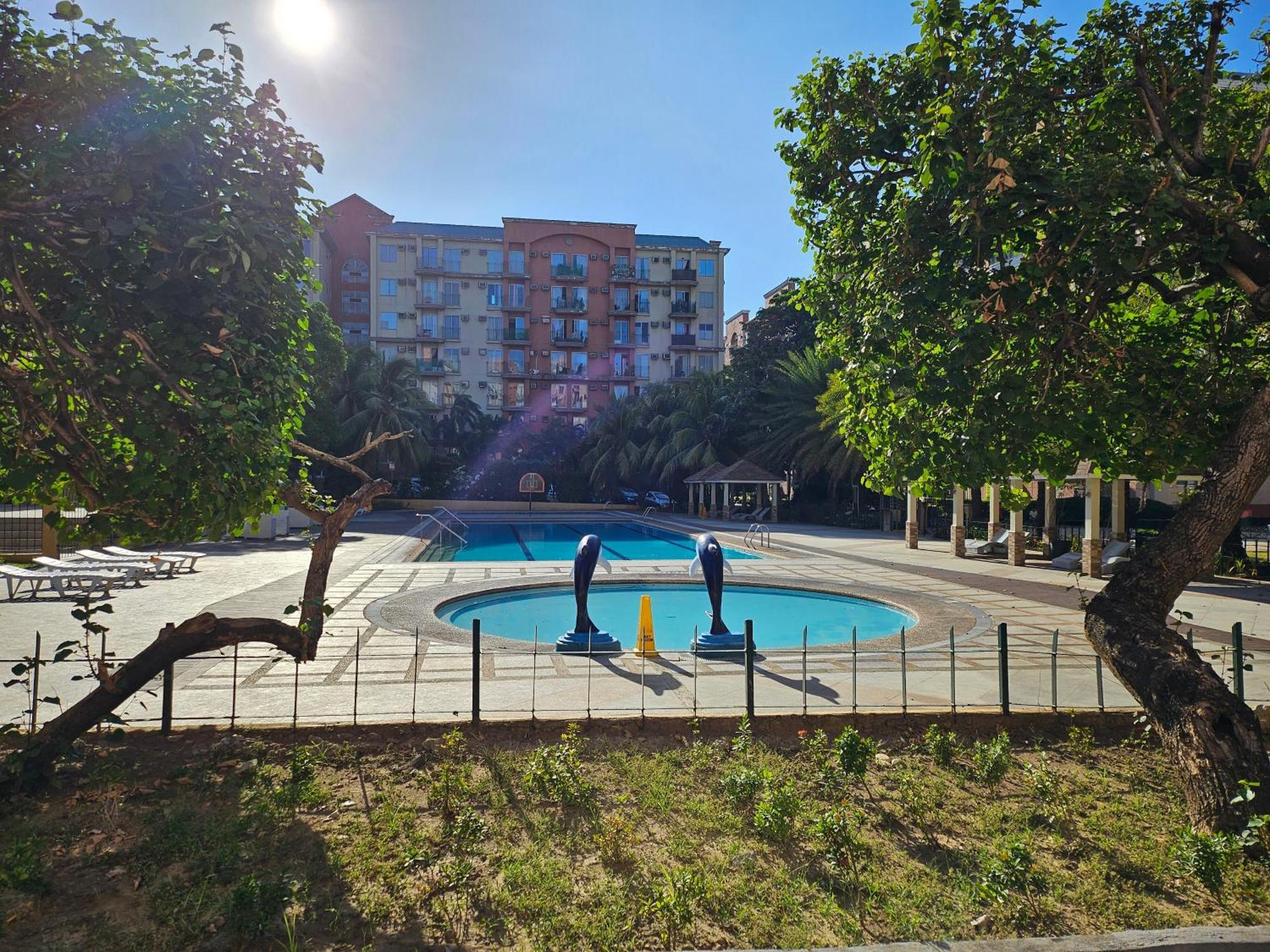 Cozy 2Br Staycation With Balcony Chateau Elysee For 4-6 Pax Paranaque City Екстер'єр фото